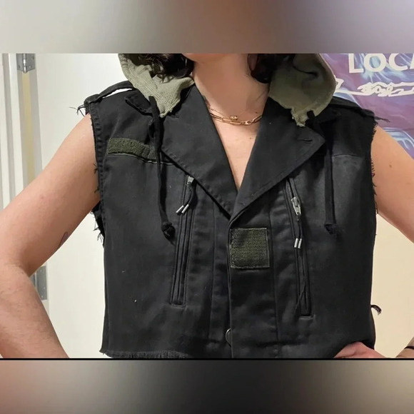 R&R SURPLUS VINTAGE HOODED VEST - Picture 3 of 6